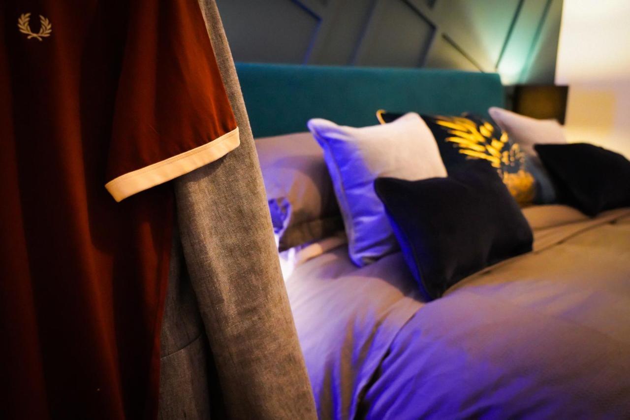 Neon Road At Park House Peterborough City Centre Apartment ภายนอก รูปภาพ